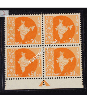 INDIA 1957 MAP OF INDIA ORANGE MNH BLOCK OF 4 DEFINITIVE STAMP